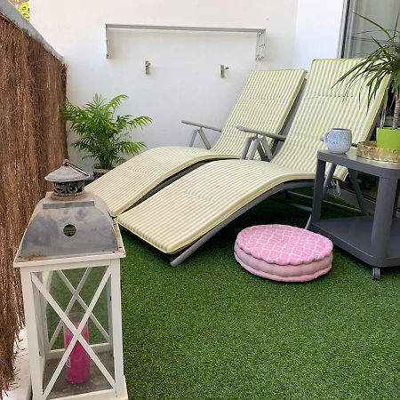 Modern Studio On The Beach Такоронте Экстерьер фото
