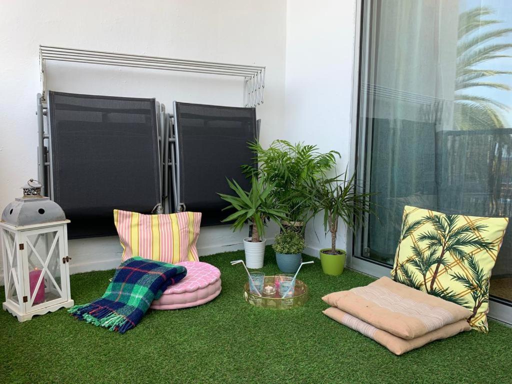 Modern Studio On The Beach Такоронте Экстерьер фото